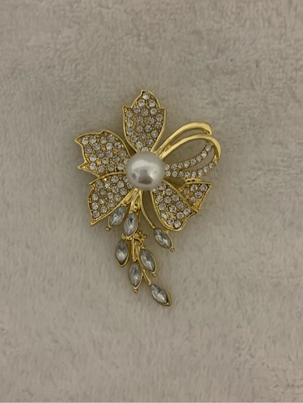 Gold Floral Pearl and Crystal Brooch - Elegant Women's Jewelry